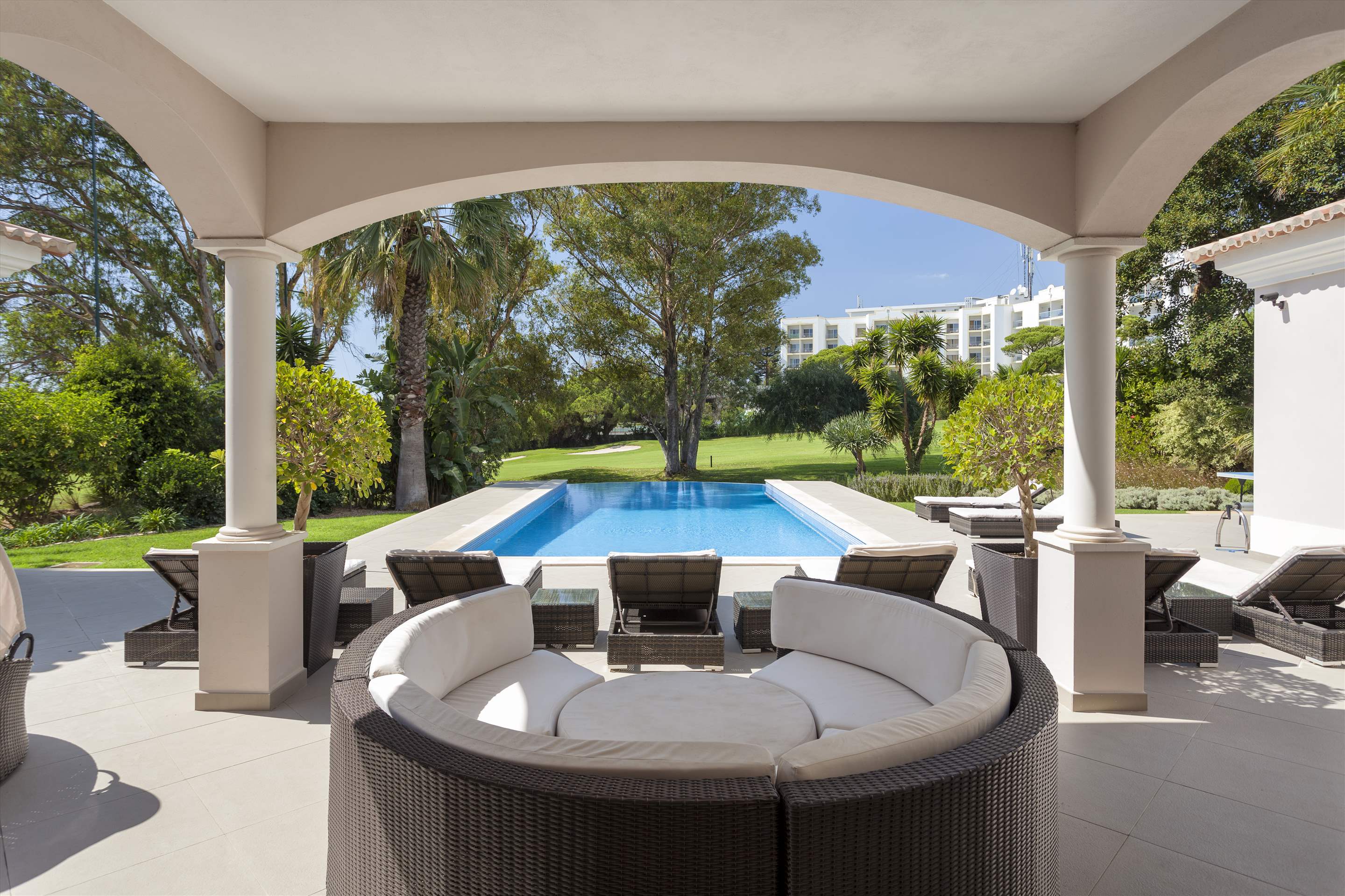 Villa Catia - 5 Bedroom Villa in Vale do Lobo